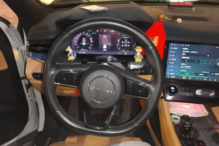 Used Lynk & Co 09 2021 2.0T Halo Six-Seater
