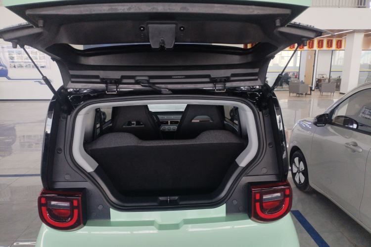 Used Chery QQ Ice Cream 2022 120km Conical Shape Lithium Iron Phosphate Trunk