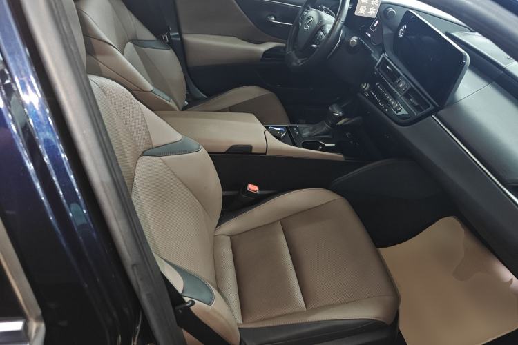 Used Lexus ES 2023 200 Excellence Edition