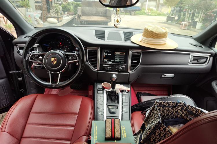 Used Porsche Macan 2014 Macan 2.0T Center Console