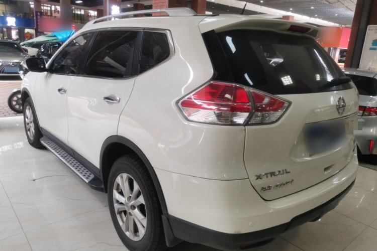 Used Nissan X-Trail 2014 2.5L CVT Leading Edition 4WD
