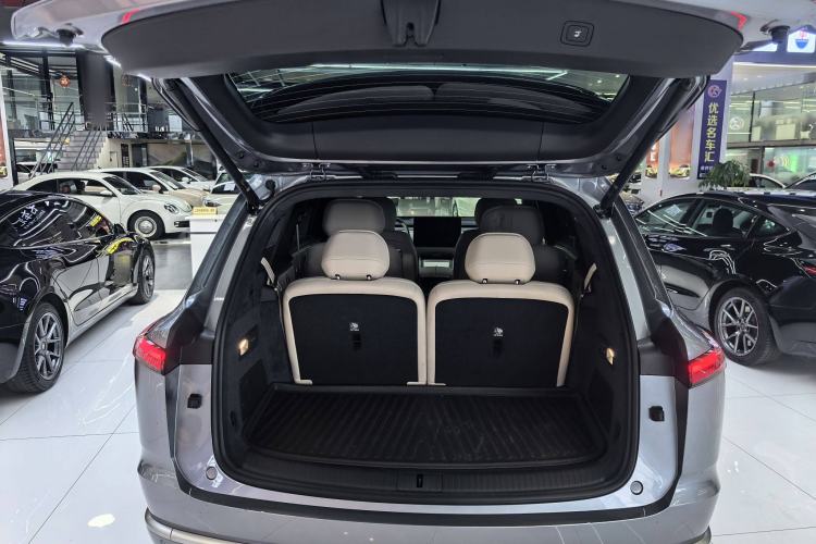 Used ONVO Luxeed L90 2025 Model—Ultra Six-Seater Version