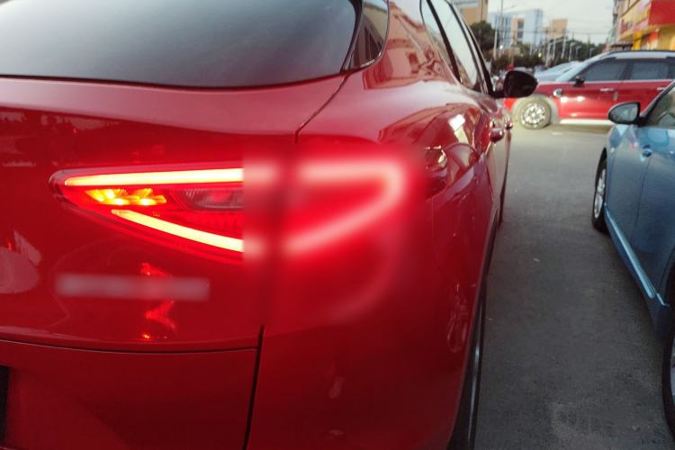 Used Alfa Romeo Stelvio 2017 2.0T 200HP Elite Edition
