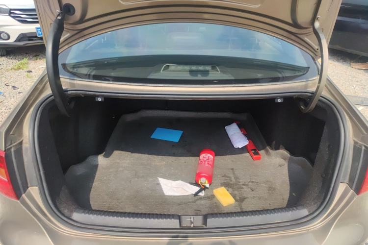 Used Volkswagen Sagitar 2014 Revised Version 1.6L Automatic Leading Edition Trunk