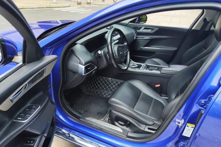 Used Jaguar XEL 2019 2.0T 200 PS Deluxe Edition Driver Seat