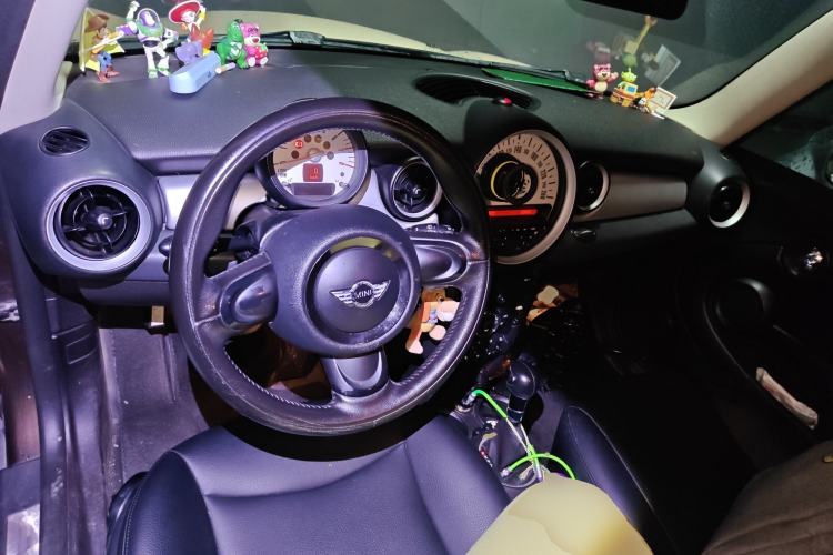 Used MINI Clubman 2011 1.6L ONE Center Console