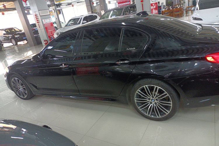 Used BMW 5 Series 2018 Restyled 530Li Leading Edition M Sport Package
