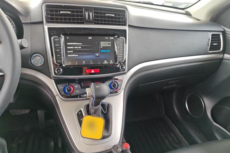 Used Haval M6 2019 1.5T DCT Two-Wheel Drive Elite Version China VI Standard
