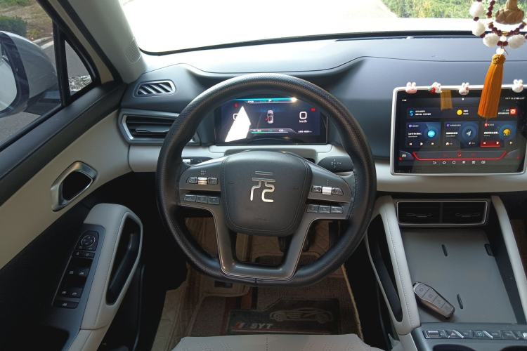 Used BYD Yuan UP 2025 Model 301KM Leading Version Steering Wheel