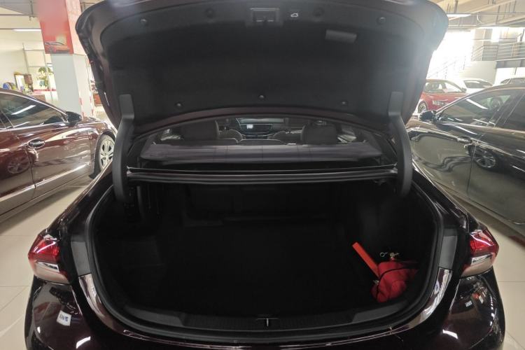 Used Buick LaCrosse 2019 28T Avenir Trunk