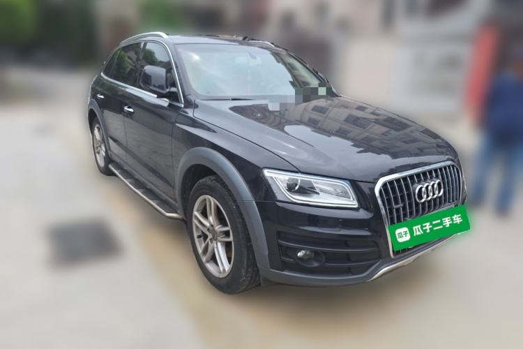 Used Audi Q5 2017 Plus 40 TFSI Technology Model Front Right 45 Deg