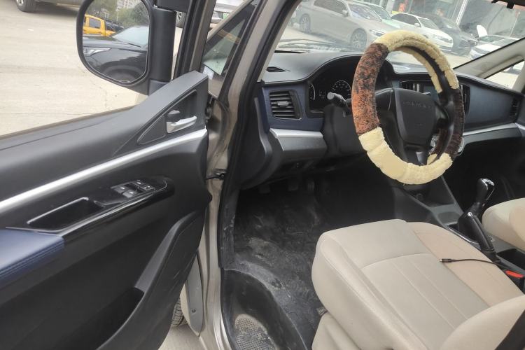 Used FORTHING Lingzhi 2023 M5L 1.6L Base Model 7 Seats