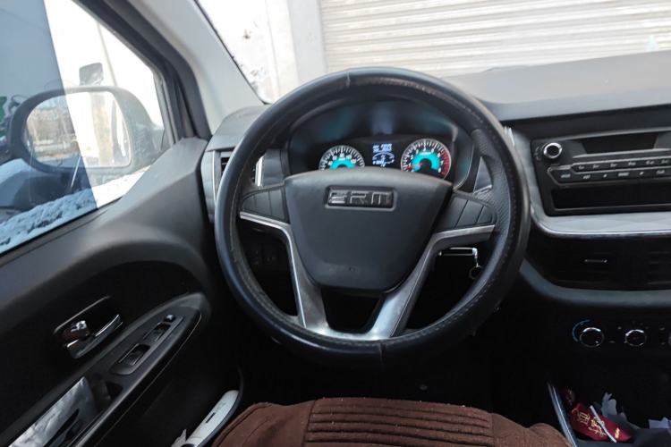 Used Jinbei Gold Hiace 2021 1.5L Passenger Vehicle Engineering Lion 6 Seats