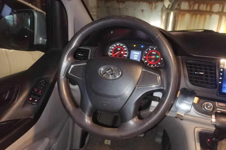 Used SAIC MAXUS G10 2014 2.0T Automatic Elite Edition
