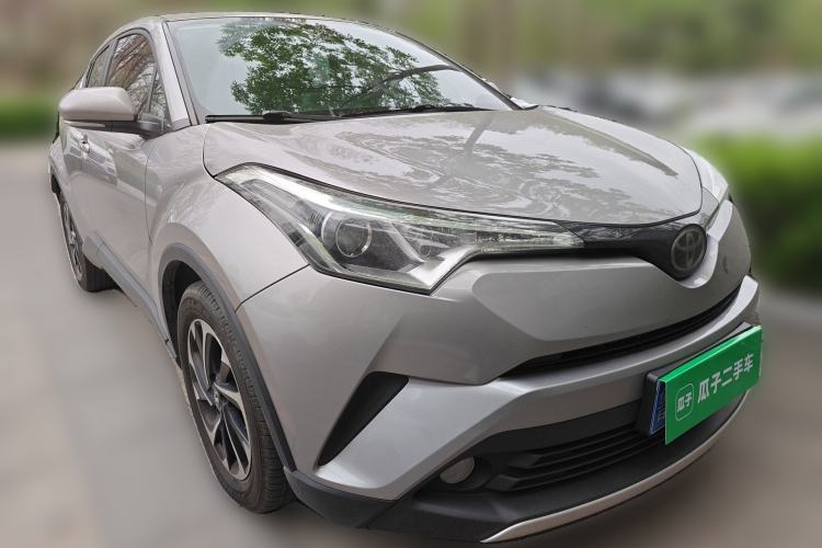 Used Toyota IZOA 2018 2.0L Yichi Version China VI Standard Front Right 45 Deg