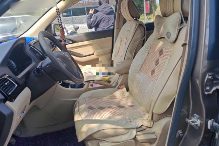 Used Baojun 730 2014 1.5L manual Comfort version 7 seats