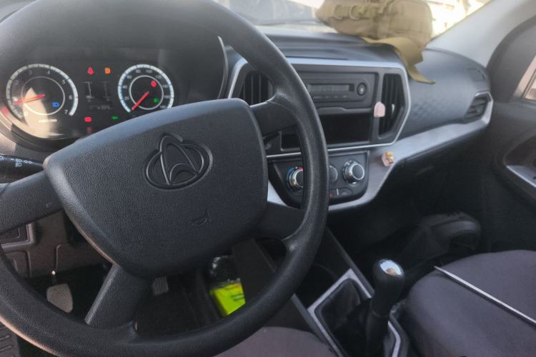 Used CHANGAN KAICHENG Ruixing M60 2023 1.5L GDI Comfort-Class Passenger Vehicle 6/7 Seats Center Console