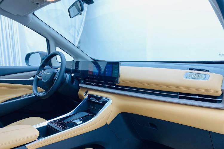 Used SAIC MAXUS G50 PHEV 2025 Revised Navigation Edition
