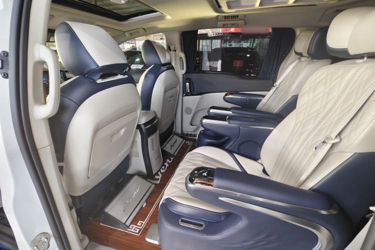 Used Buick GL8 2021 Land Cruiser Executive Class 652T Luxury Model
