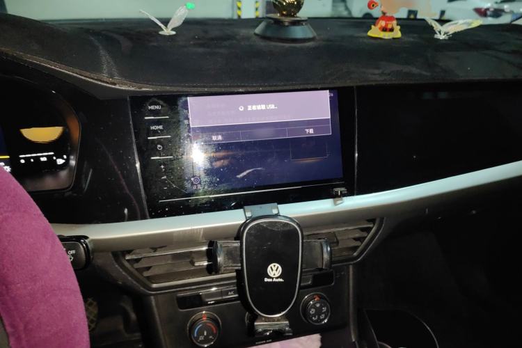 Used Volkswagen Lavida 2022 1.5L Automatic Comfort Edition Center Console