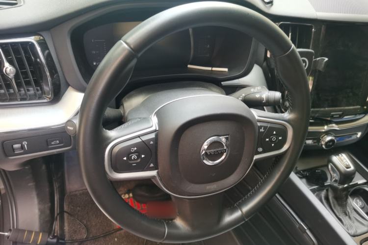 Used Volvo XC60 2019 T5 4x4 Smart Edition China V Standard
