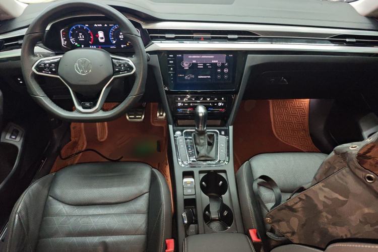 Used Volkswagen FAW-Volkswagen CC 2021 380TSI Striking Edition Center Console