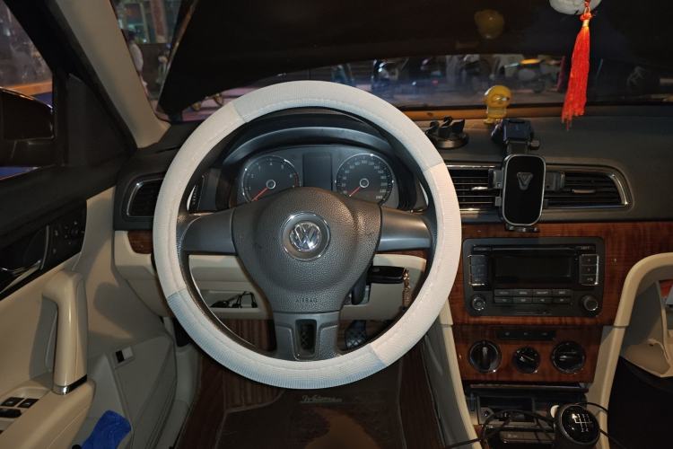 Used Volkswagen Lavida 2013 1.4TSI Manual Comfort Edition