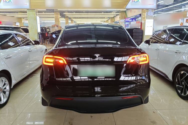 Used Tesla Model Y 2023 Rear-Wheel-Drive Version
