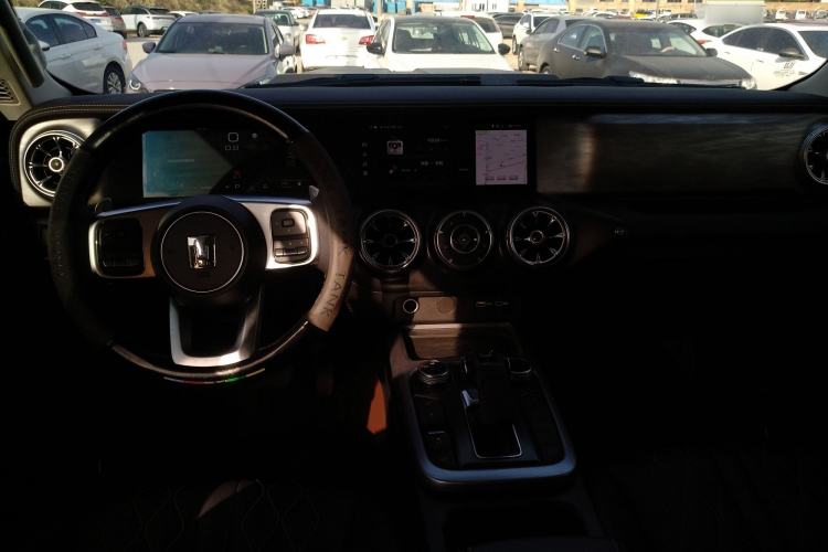 Used Tank 300 2021 Off-Road Edition 2.0T Challenger Center Console