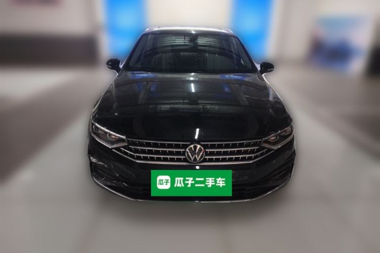 Used Volkswagen Magotan 2025 Revised Version 2 Zhongxiang Edition 330TSI DSG Luxury Trim