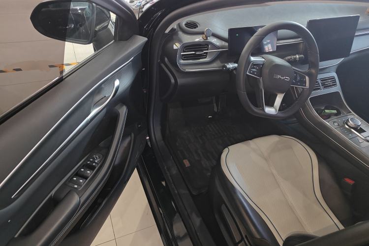 Used BYD Destroyer 05 2024 DM-i 55KM Flagship Glory Edition
