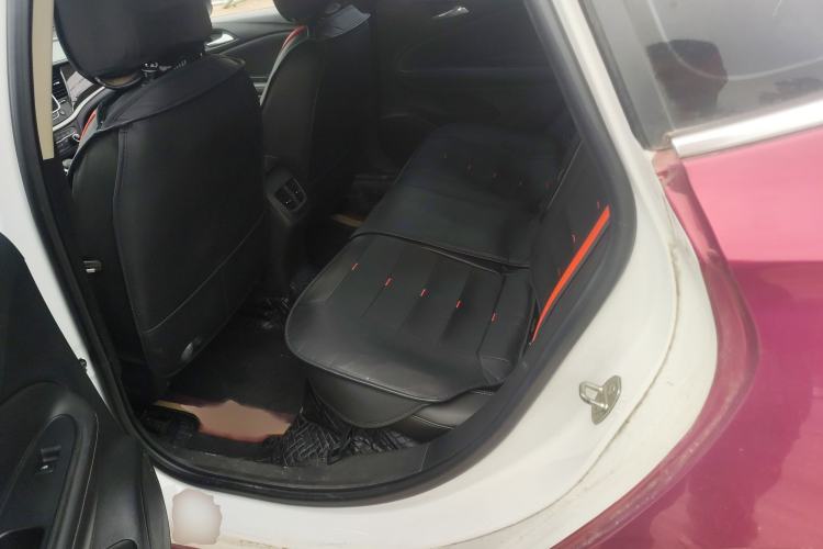 Used Buick Verano 2018 Sedan 20T Dual-Clutch Elite Model Interior 4