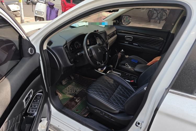 Used Mitsubishi Outlander 2021 Revised Version 2.0L Two-Wheel Drive Enjoyment Edition 5 Seats Driver Seat