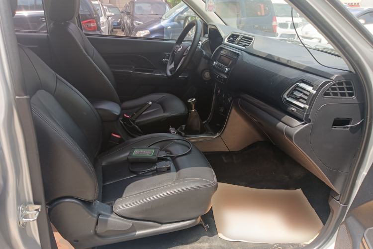 Used Great Wall Wingle 5 2017 2.4L European Version Gasoline Two-Wheel Drive Entry-Level Big Double Cab 4G69S4N
