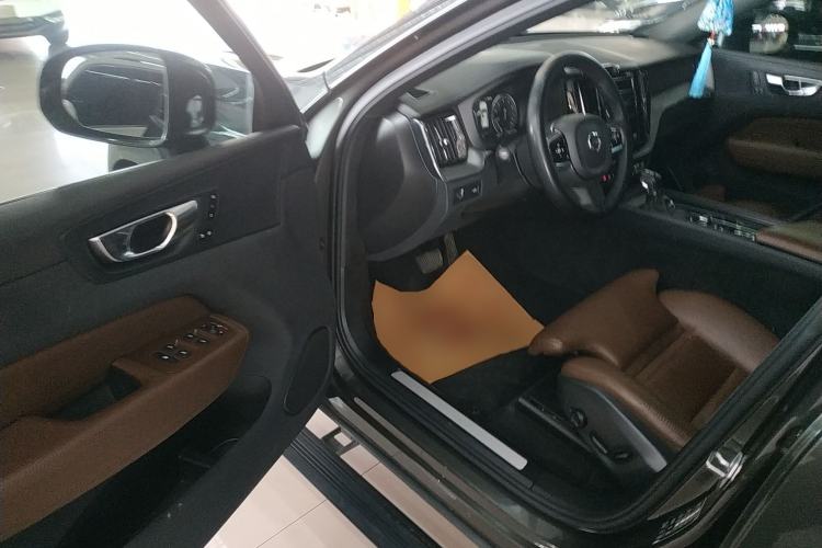 Used Volvo XC60 2021 T5 4x4 Smart Luxury Edition