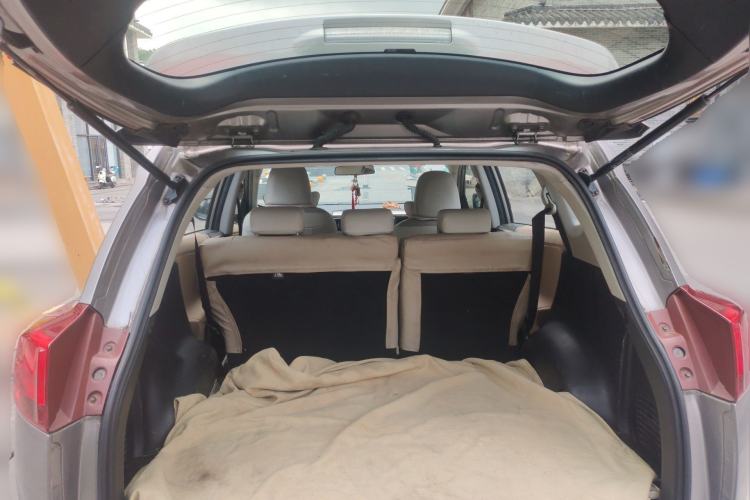 Used Toyota RAV4 2015 2.0L CVT Two-Wheel Drive Urban Edition
