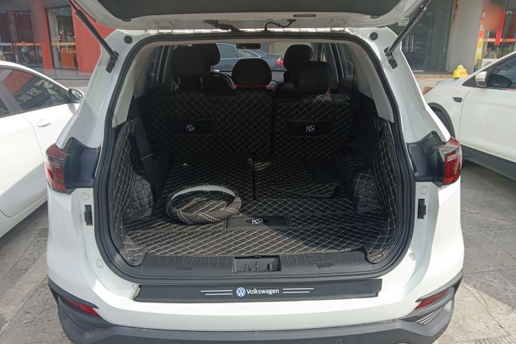 Used SOL X8 2021 300T DCT Leading Smart Connectivity Version 7 Seats
