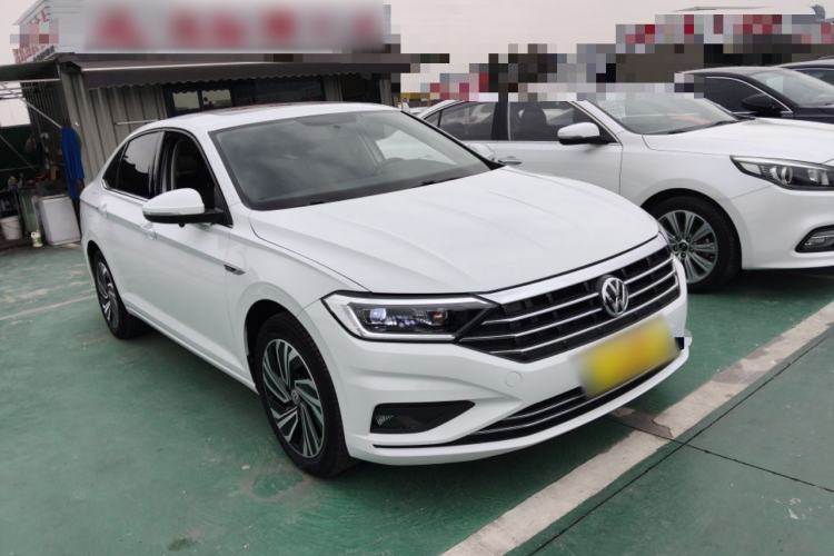 Used Volkswagen Sagitar 2021 200TSI DSG Excellence Edition Front Right 45 Deg