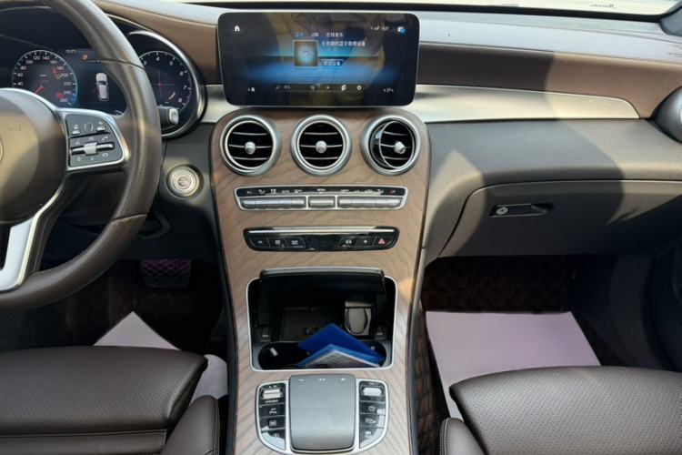 Used Mercedes-Benz GLC 2022 Facelifted GLC 300 L 4MATIC Luxury Edition Interior 8