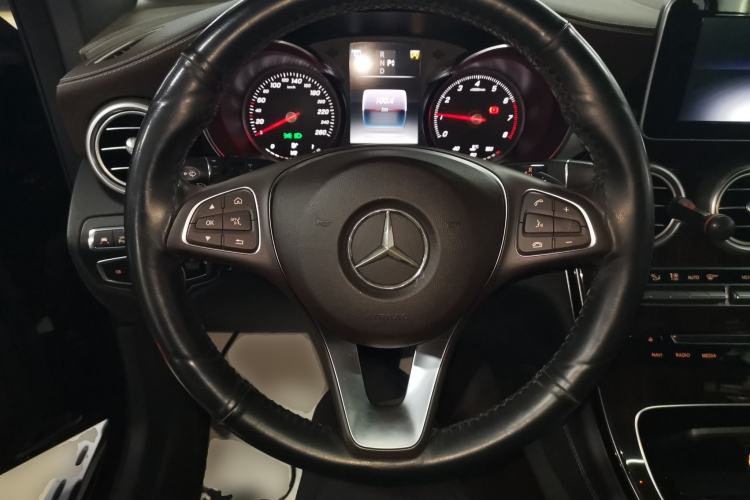 Used Mercedes-Benz GLC 2018 Facelift GLC 260 4MATIC Luxury Edition Steering Wheel