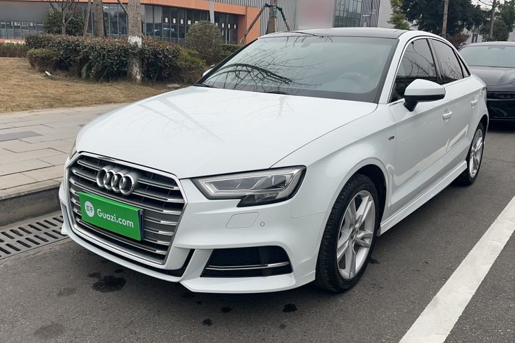 Used Audi A3 2020 Limousine 35 TFSI Fashion Edition China VI Emission Standard