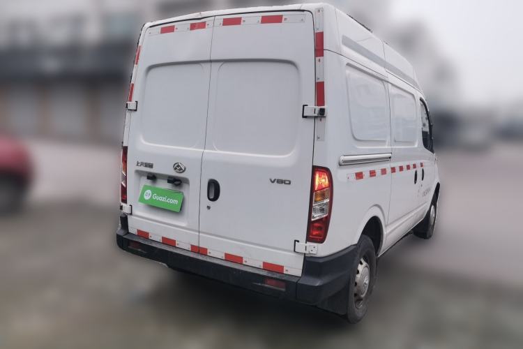 Used SAIC MAXUS Xintu V80 2020 2.5T Manual Classic City Delivery King Short Wheelbase Mid-Roof Design 2/3 Seats