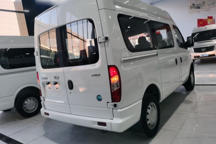 Used SAIC MAXUS Xintu V80 2021 2.0T Manual Classic Aoyuntong Short Wheelbase Mid-Roof 5/6-Seater