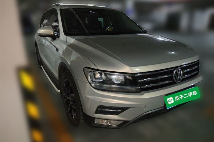 Used Volkswagen Tiguan L 2019 330TSI Automatic Two-Wheel Drive Smart Luxury Version China VI Standard Front Right 45 Deg