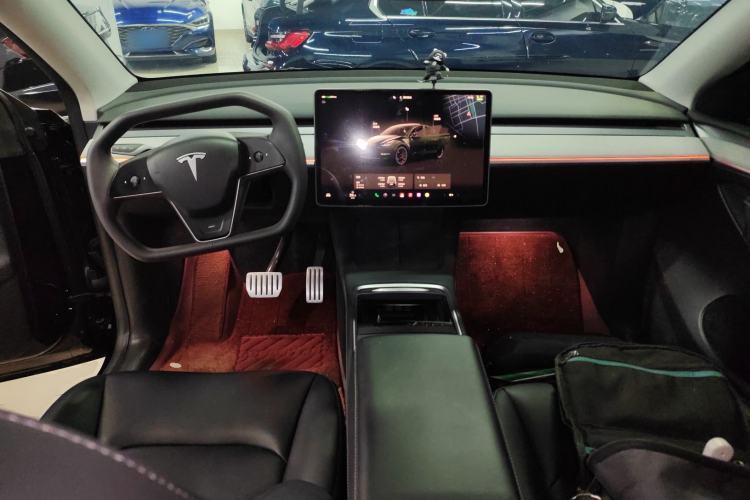 Used Tesla Model Y 2023 High-Performance All-Wheel-Drive Version
