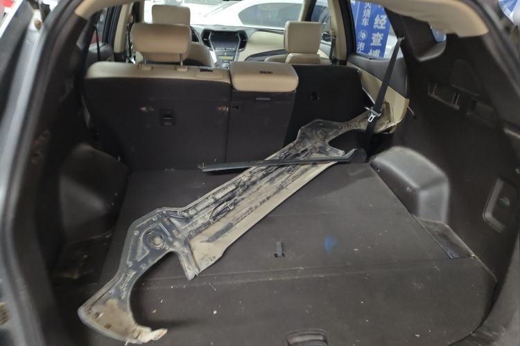 Used Hyundai Santa Fe 2013 2.4L Automatic Two-Wheel Drive Smart Version Trunk