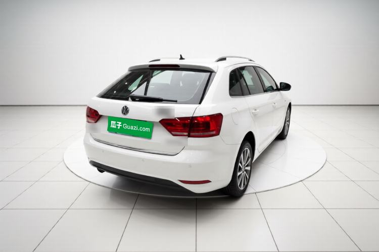 Used Volkswagen Gran Lavida 2015 1.6L Automatic Comfort Edition Exterior 4