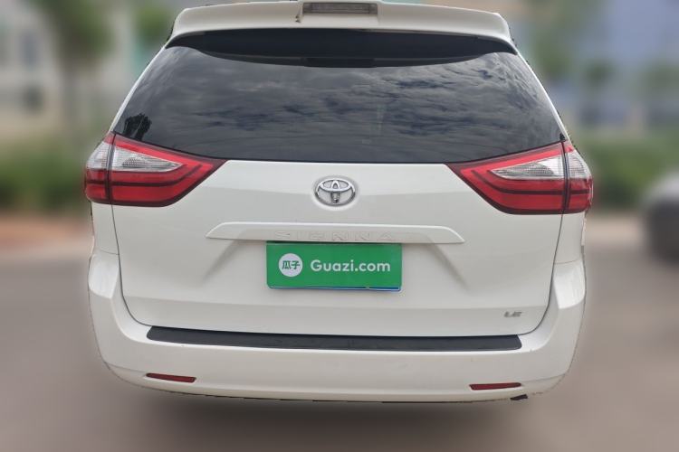 Used Toyota SIENNA 
