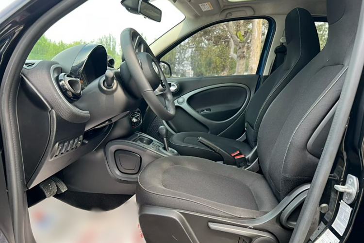 Used smart forfour 2016 1.0L 52 kW Passion Edition
