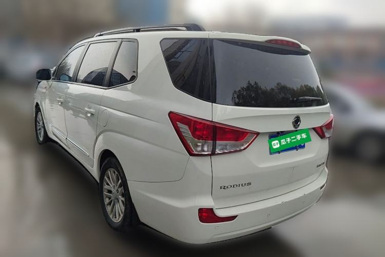 Used SsangYong Rodius 2014 2.0T Diesel 4x4 Luxury Navigation Edition Exterior 3